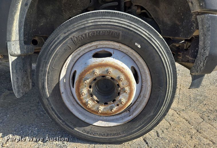 image for item DS3835 2017 Ford F550 Super Duty XL flatbed pickup truck