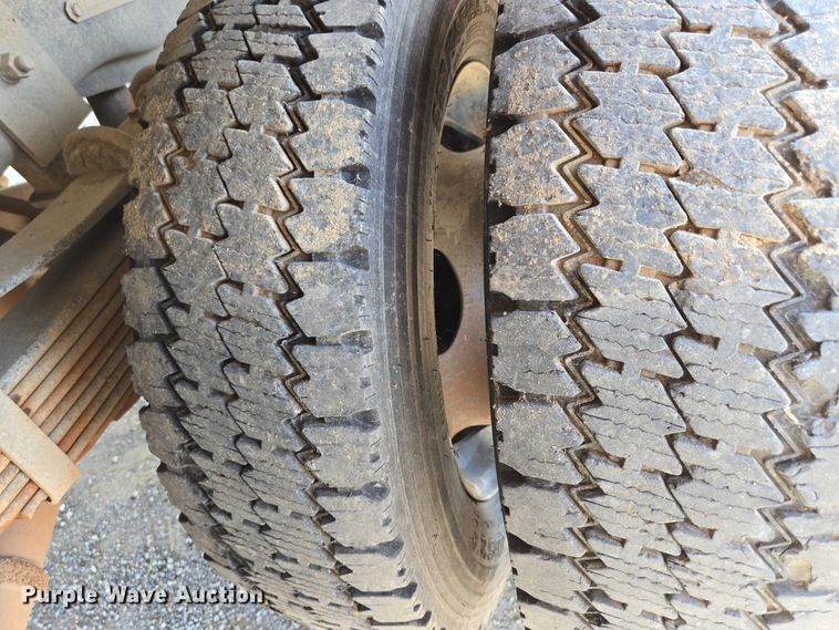 image for item DS3835 2017 Ford F550 Super Duty XL flatbed pickup truck