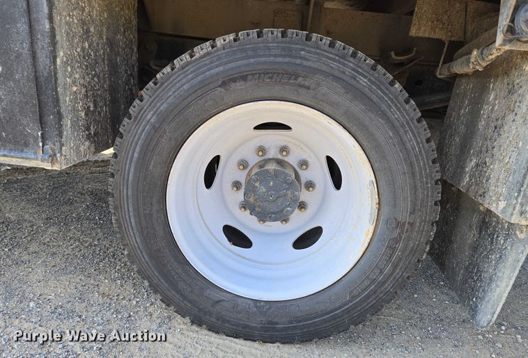 image for item DS3835 2017 Ford F550 Super Duty XL flatbed pickup truck