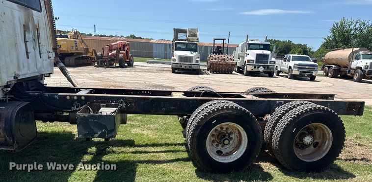 image for item DS3843 1982 Ford LNT8000 truck cab and chassis