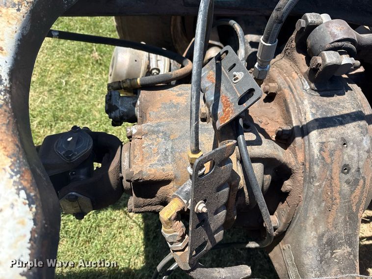 image for item DS3843 1982 Ford LNT8000 truck cab and chassis