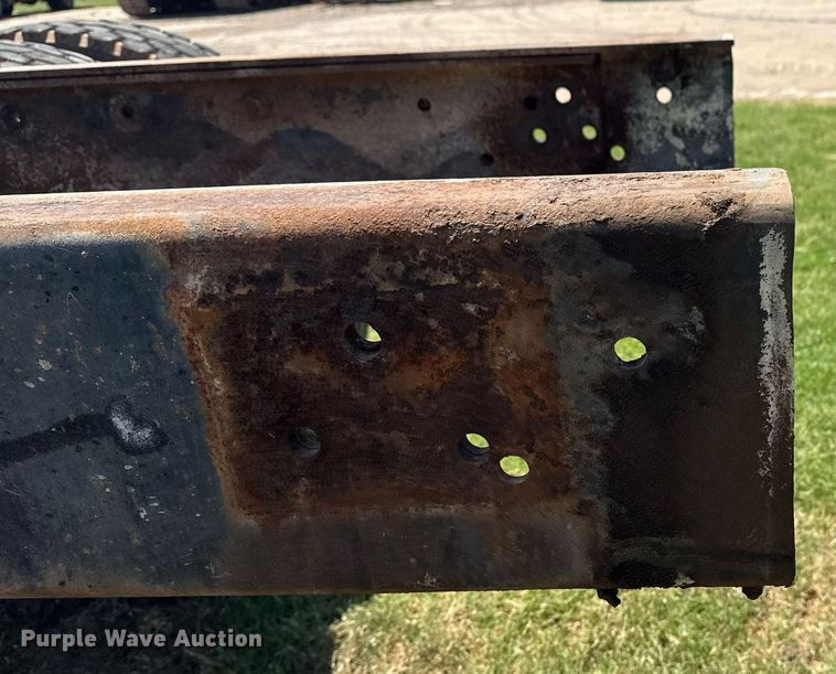 image for item DS3843 1982 Ford LNT8000 truck cab and chassis