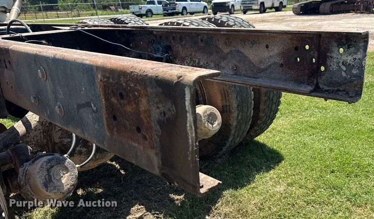 image for item DS3843 1982 Ford LNT8000 truck cab and chassis