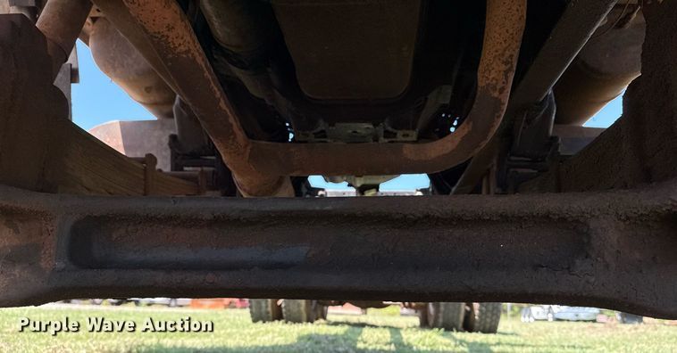 image for item DS3843 1982 Ford LNT8000 truck cab and chassis