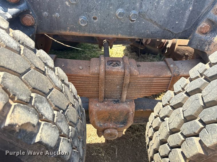 image for item DS3843 1982 Ford LNT8000 truck cab and chassis