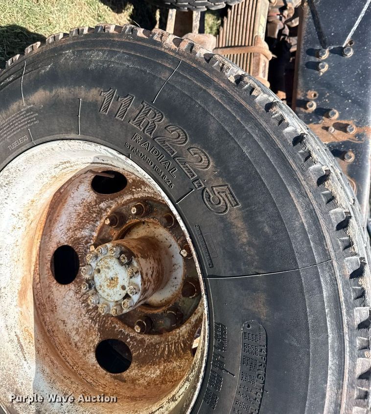 image for item DS3843 1982 Ford LNT8000 truck cab and chassis