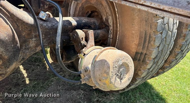 image for item DS3843 1982 Ford LNT8000 truck cab and chassis