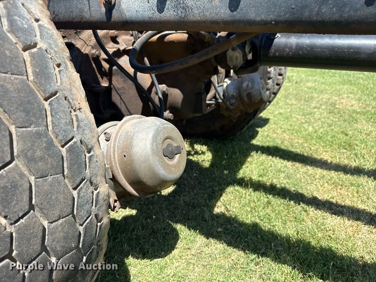 image for item DS3843 1982 Ford LNT8000 truck cab and chassis