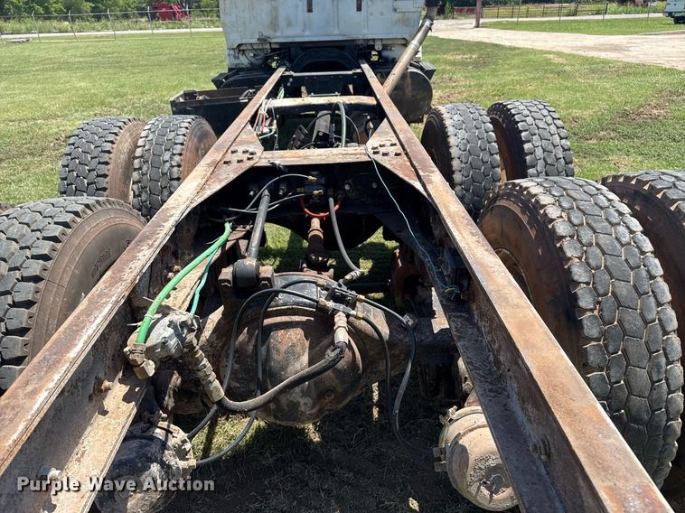 image for item DS3843 1982 Ford LNT8000 truck cab and chassis