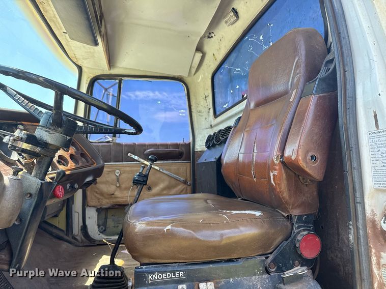 image for item DS3843 1982 Ford LNT8000 truck cab and chassis