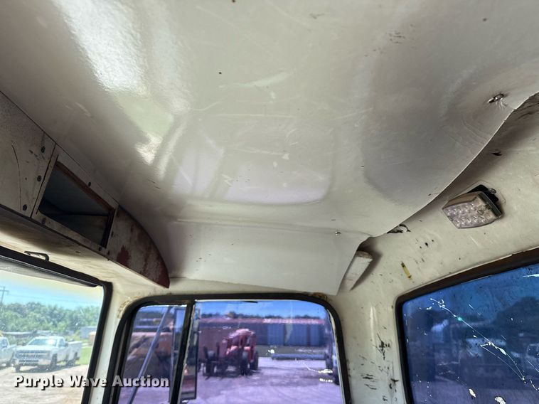 image for item DS3843 1982 Ford LNT8000 truck cab and chassis