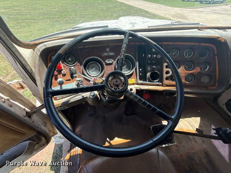 image for item DS3843 1982 Ford LNT8000 truck cab and chassis