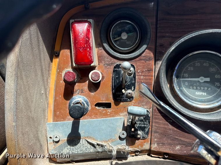 image for item DS3843 1982 Ford LNT8000 truck cab and chassis