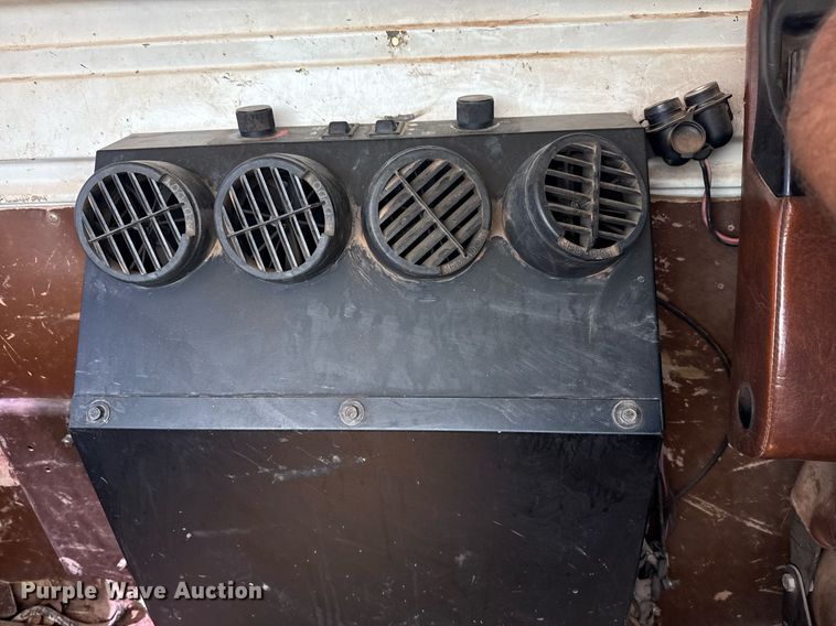 image for item DS3843 1982 Ford LNT8000 truck cab and chassis