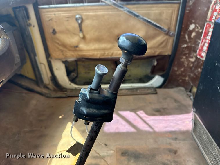 image for item DS3843 1982 Ford LNT8000 truck cab and chassis