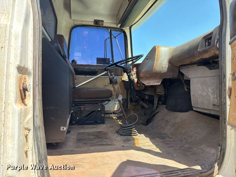 image for item DS3843 1982 Ford LNT8000 truck cab and chassis