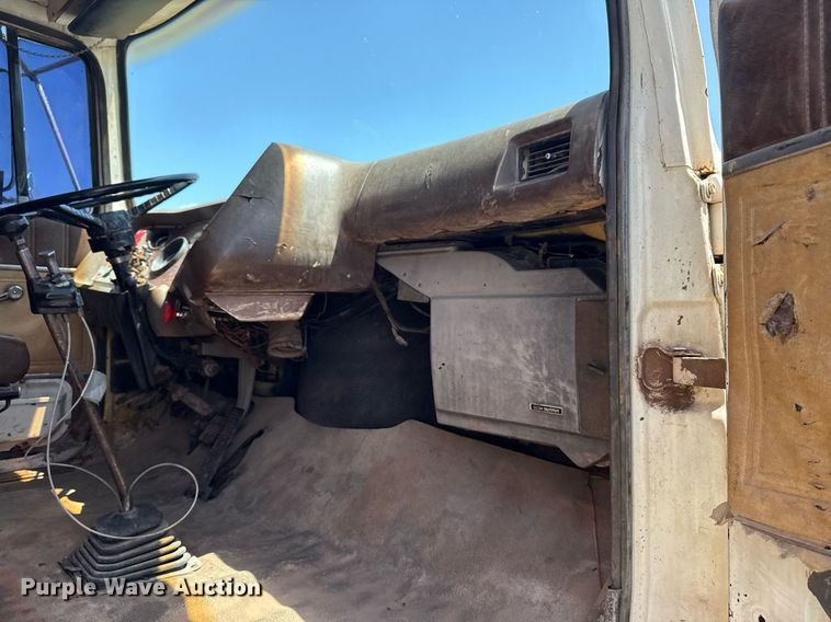 image for item DS3843 1982 Ford LNT8000 truck cab and chassis