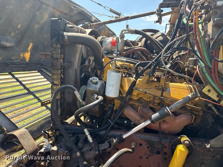 image for item DS3843 1982 Ford LNT8000 truck cab and chassis