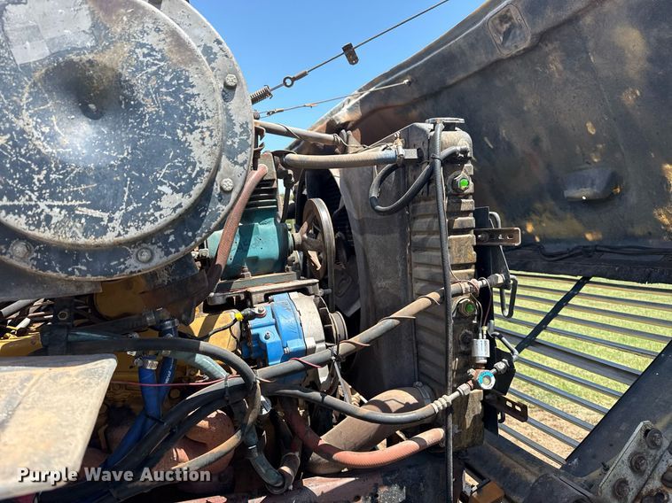 image for item DS3843 1982 Ford LNT8000 truck cab and chassis