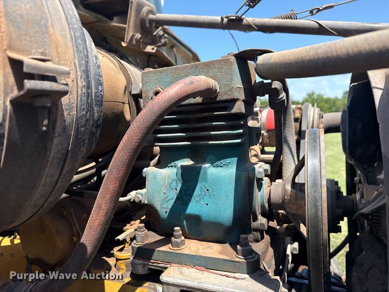 image for item DS3843 1982 Ford LNT8000 truck cab and chassis