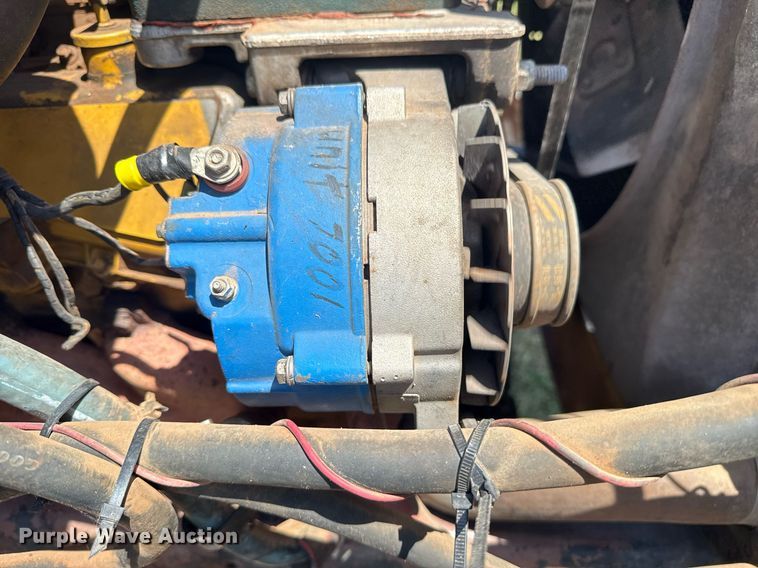 image for item DS3843 1982 Ford LNT8000 truck cab and chassis