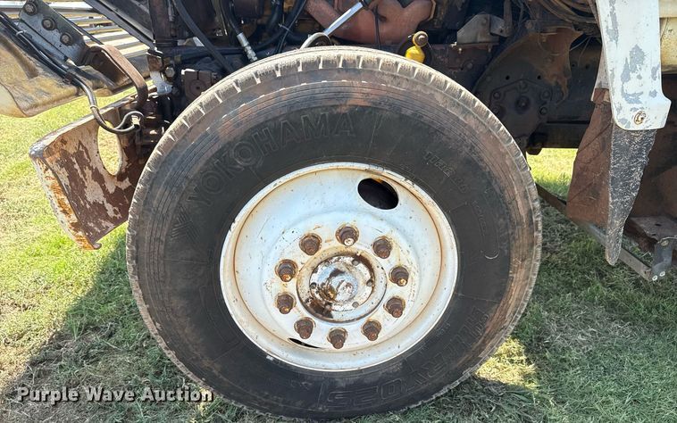 image for item DS3843 1982 Ford LNT8000 truck cab and chassis