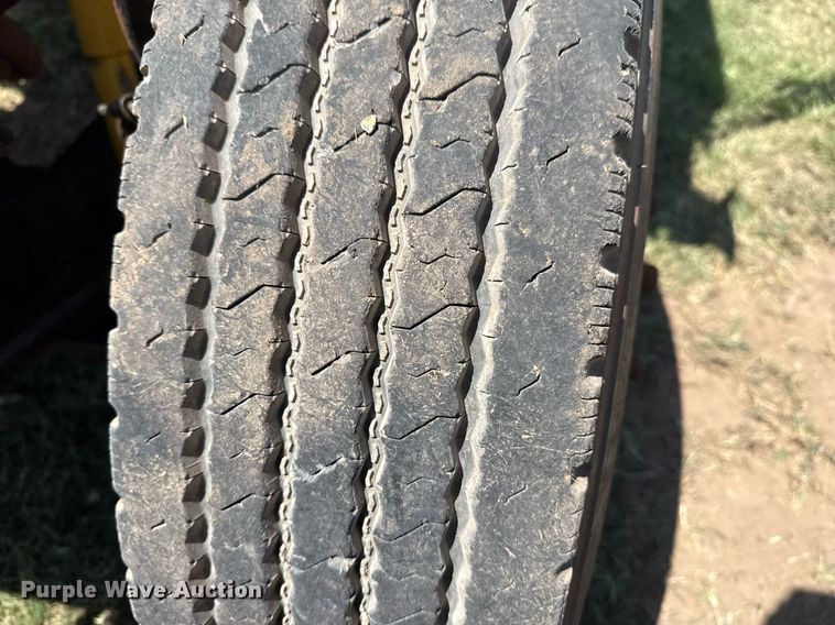 image for item DS3843 1982 Ford LNT8000 truck cab and chassis