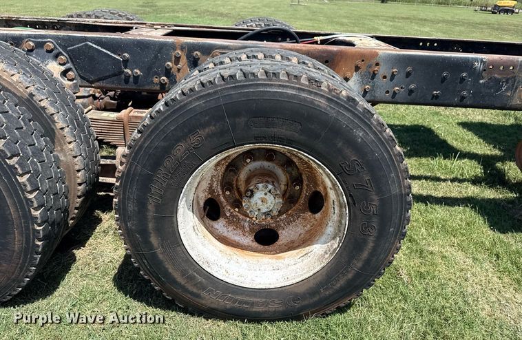 image for item DS3843 1982 Ford LNT8000 truck cab and chassis