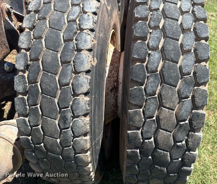 image for item DS3843 1982 Ford LNT8000 truck cab and chassis