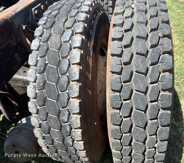 image for item DS3843 1982 Ford LNT8000 truck cab and chassis