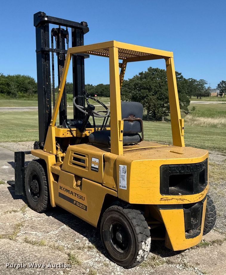 image for item DS3853 Komatsu FG20 forklift