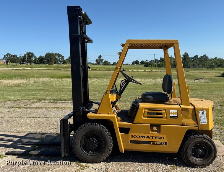 image for item DS3853 Komatsu FG20 forklift
