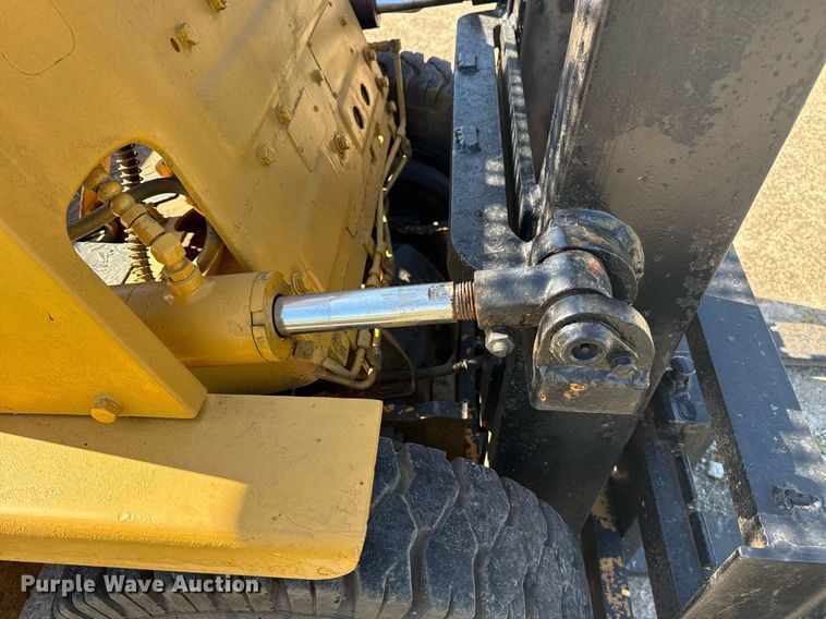 image for item DS3853 Komatsu FG20 forklift