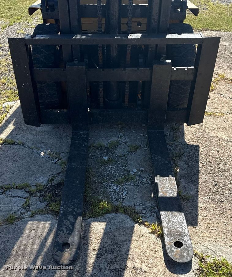 image for item DS3853 Komatsu FG20 forklift