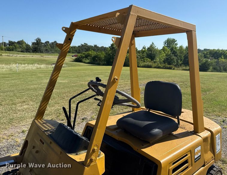 image for item DS3853 Komatsu FG20 forklift