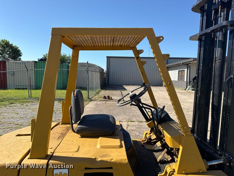 image for item DS3853 Komatsu FG20 forklift
