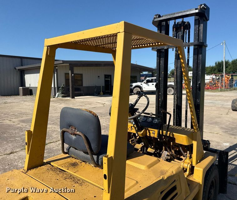 image for item DS3853 Komatsu FG20 forklift