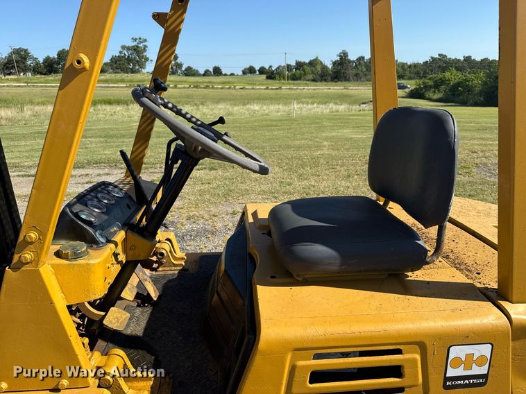 image for item DS3853 Komatsu FG20 forklift