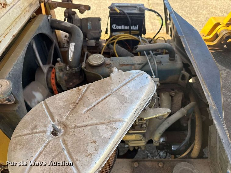 image for item DS3853 Komatsu FG20 forklift