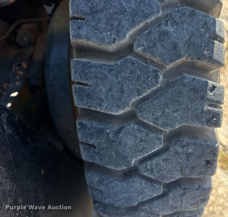 image for item DS3853 Komatsu FG20 forklift