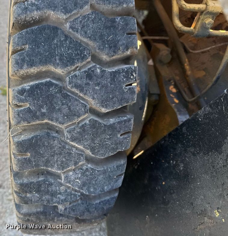 image for item DS3853 Komatsu FG20 forklift