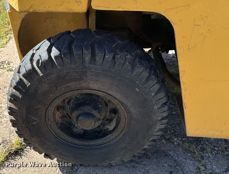 image for item DS3853 Komatsu FG20 forklift