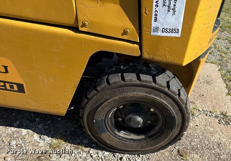 image for item DS3853 Komatsu FG20 forklift