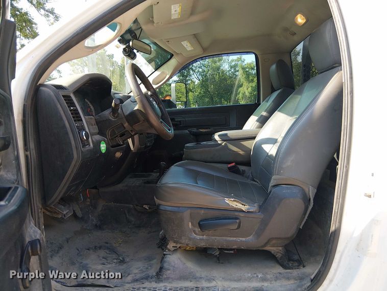 image for item DS3857 2018 Dodge Ram 5500 flatbed truck