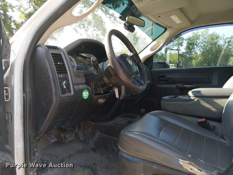 image for item DS3857 2018 Dodge Ram 5500 flatbed truck