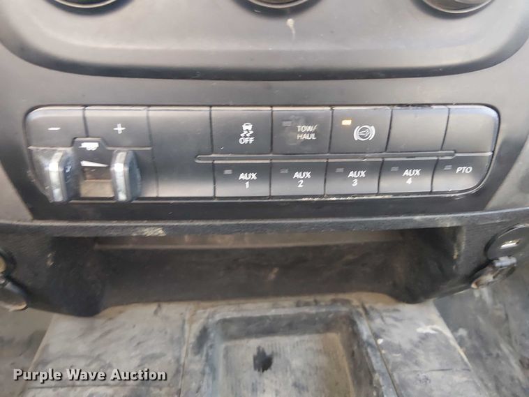 image for item DS3857 2018 Dodge Ram 5500 flatbed truck