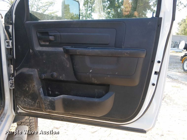 image for item DS3857 2018 Dodge Ram 5500 flatbed truck