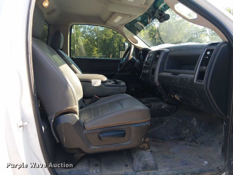 image for item DS3857 2018 Dodge Ram 5500 flatbed truck