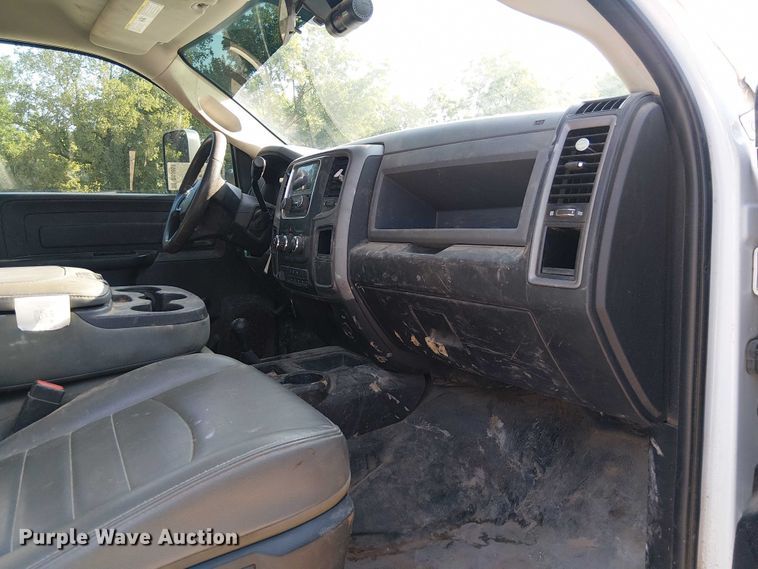 image for item DS3857 2018 Dodge Ram 5500 flatbed truck