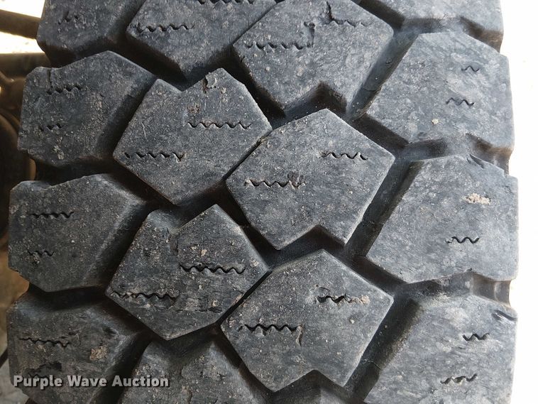 image for item DS3857 2018 Dodge Ram 5500 flatbed truck